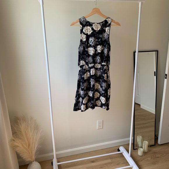 Aritzia - Black and Floral mini dress - Picture 2 of 3